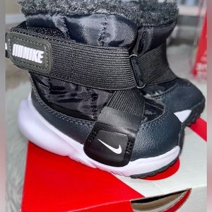 Nike Flex boots. Infant size 3, Unisex, black and white